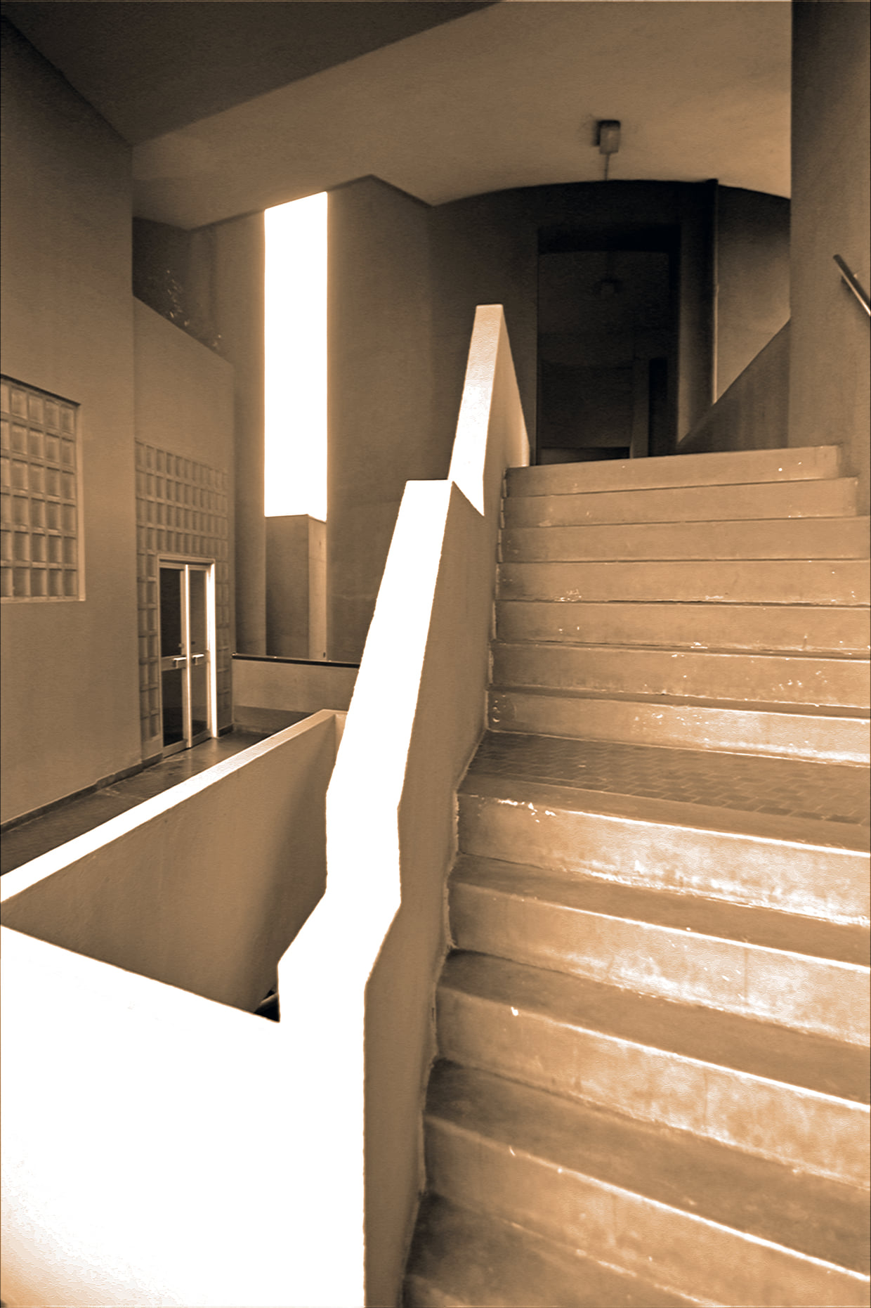 Shapes and forms of Condominio Monte Amiata